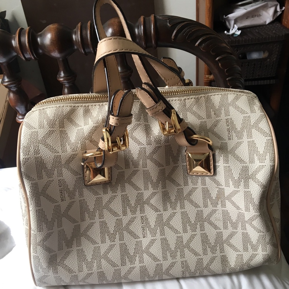 Michael kors purse